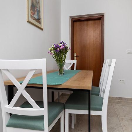 Apartments With A Parking Space Pisak, Omis - 5975 Екстериор снимка