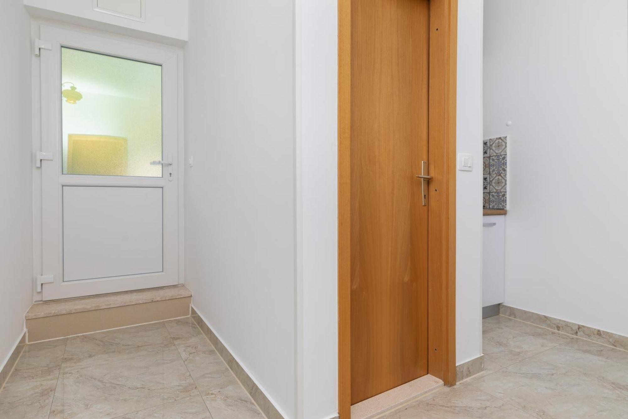 Apartments With A Parking Space Pisak, Omis - 5975 Екстериор снимка