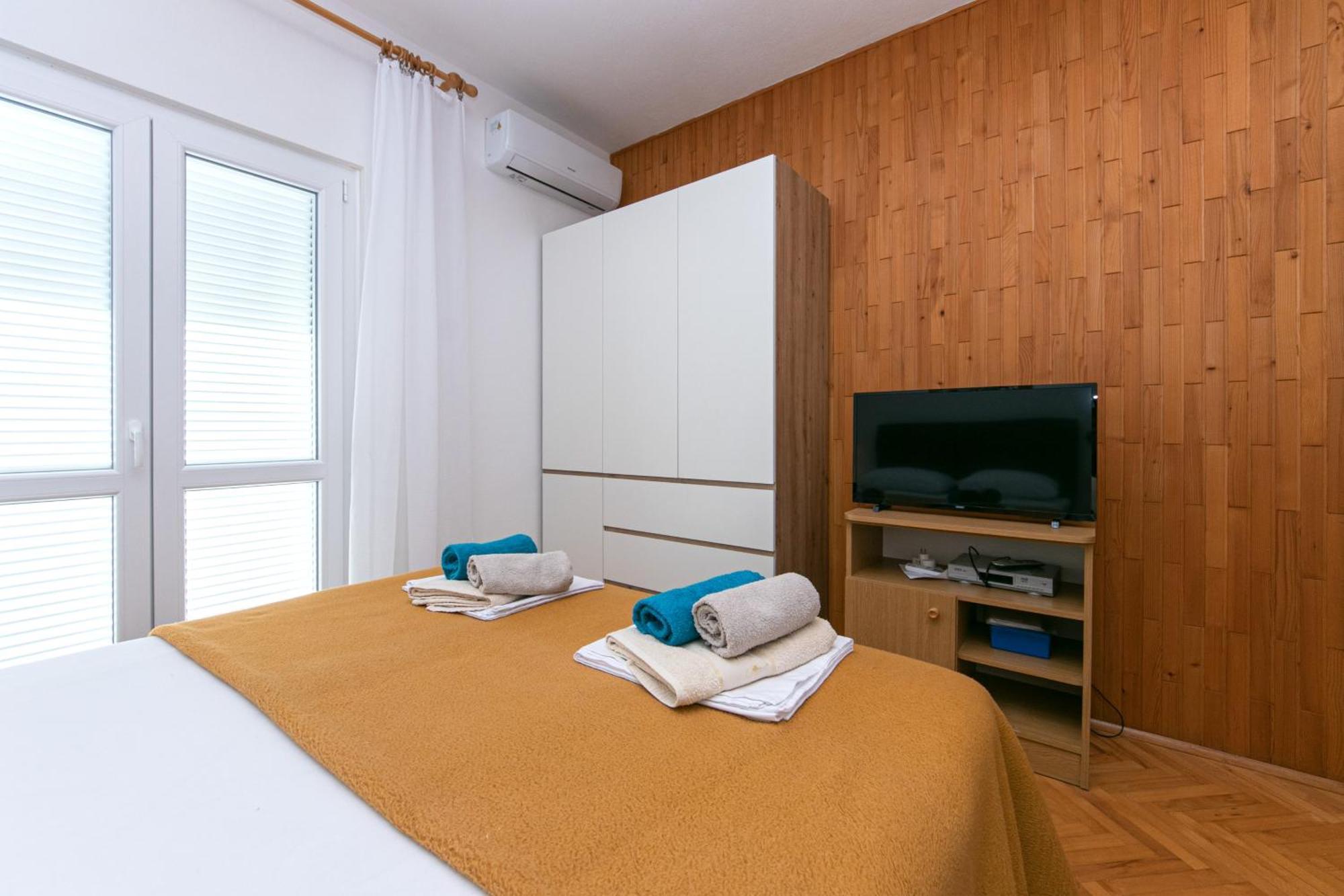 Apartments With A Parking Space Pisak, Omis - 5975 Екстериор снимка